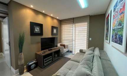 Locação | 2 quartos, 76m², sol da manhã e 2 vagas de garagem - Centro de Florianópolis.