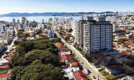 À venda no bairro Estreito! Novo, 100m², 3 quartos, sacada com churrasqueira e 1 vaga de garagem.