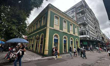 Loja Comercial com 180m² - Locação no Centro de Florianópolis.