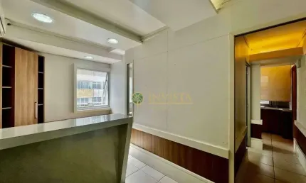 Sala comercial com vista mar e 1 vaga de garagem - à venda em florianópolis.