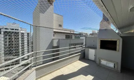 Cobertura Duplex, 160m², Terraço privativo, churrasqueira e 1 vaga de garagem - À venda no Centro de Florianópolis.
