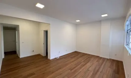 À venda | sala comercial com 42m² e 1 vaga de garagem - centro, florianópolis.