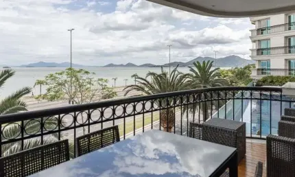 À venda | la perle, alto padrão, frente mar, 316m², 4 suítes e 4 vagas de garagem - agronômica, florianópolis.