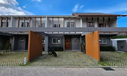 À venda | Condomínio Fechado, 3 quartos, 95m², Churrasqueira e 2 vagas de Garagem - Morro das Pedras, Florianópolis.