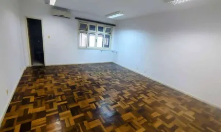 Sala comercial com 33m² - à venda no ed. dias velho.