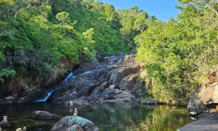 À Venda | Oportunidade em Governador Celso Ramos: Terreno com 106.934m², Cachoeira e Próximo ao Mar