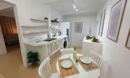 À venda | reformado e mobiliado, 2 quartos e localização privilegiada - centro, em florianópolis.