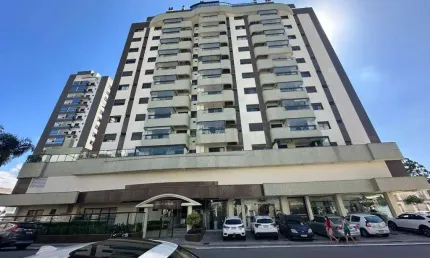 À venda |  Próximo ao Shopping Itaguaçu, Sacada com churrasqueira, 3 quartos, andar alto e 2 vagas de garagem.
