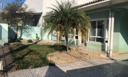 À venda | Casa com 4 quartos, 300 m² e 4 vagas de garagem - Abraão, em Florianópolis.