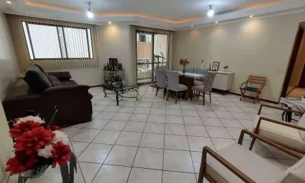 À venda | 134 m², sacada, dependência de empregada, 3 quartos e 1 vaga de garagem - agronômica, em florianópolis.