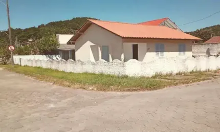 Á VENDA - 100m² de área privativa, 2 quartos, Semi Mobilida - Praia de Fora / Palhoça
