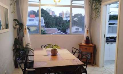 À venda | 57 m², móveis planejados, 2 quartos e 1 vaga de garagem - Abraão, em Florianopolis.