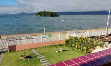 À venda | frente mar, 403 m², 3 quartos, edícula e 3 vagas de garagem - tapera, em florianópolis.