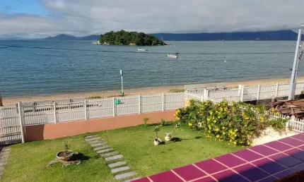 À venda | frente mar, 403 m², 3 quartos, edícula e 3 vagas de garagem - tapera, em florianópolis.