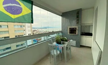 À venda | Andar alto, sacada com churrasqueira, 3 suítes e 2 vagas – Próximo ao Super A, no Jardim Atlântico, em Florianópolis.
