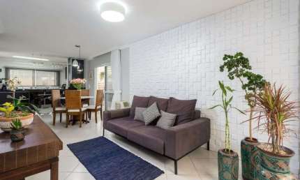 À venda | Sobrado em condomínio Fechado, 149 m², 3 quartos e 3 vagas de garagem - Praia dos Ingleses, em Florianópolis.