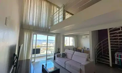 À venda | Sacada com Vista Mar, Duplex, 96 m² e 1 vaga de garagem - Barreiros, em São José.