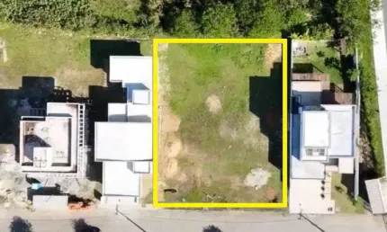 À venda | Terreno com 408 m² no Condomínio fechado Vilaporé - Canasvieiras, Florianópolis.