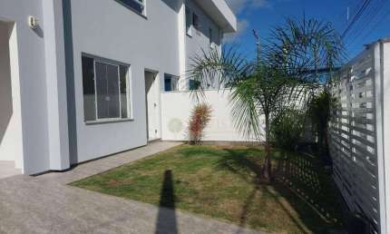À venda | 148 m², 3 quartos e 2 vagas de garagem - Carianos, próximo ao Estádio do Avaí, em Florianópolis.
