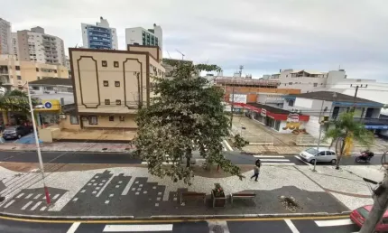 Locação | Av. Lédio João Martins, 110 m², 3 quartos e 1 vaga de garagem - Kobrasol, em São José.