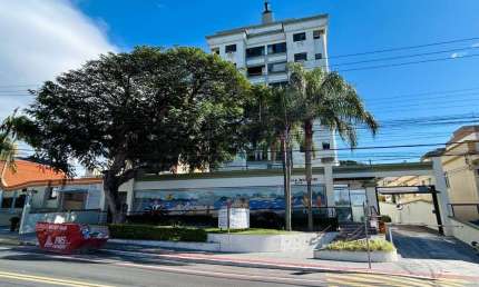 À venda | 3 quartos, 125 m², sacada com churrasqueira, sol da manhã e 2 vagas de garagem – Coqueiros, na charmosa rota gastronômica de Florianópolis
