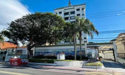À venda | 3 quartos, 125 m², sacada com churrasqueira, sol da manhã e 2 vagas de garagem – coqueiros, na charmosa rota gastronômica de florianópolis
