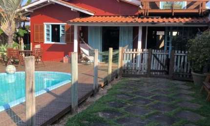 À venda | 440 m², piscina privativa, churrasqueira e 3 quartos - Rio Vermelho, em Florianópolis.