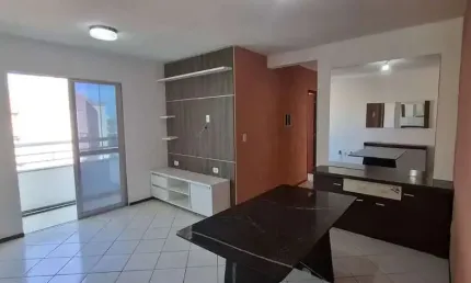 À venda | 70 m², 3 quartos, sacada e 1 vaga de garagem.