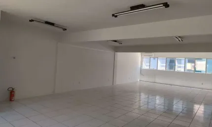 À venda | Sala comercial com 110 m² e 1 vaga de garagem - Campinas, em São José.