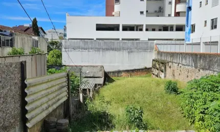 Terreno de 1.386,39m² para construção de Condomínio Residencial Multifamiliar no Estreito - À venda em Florianópolis