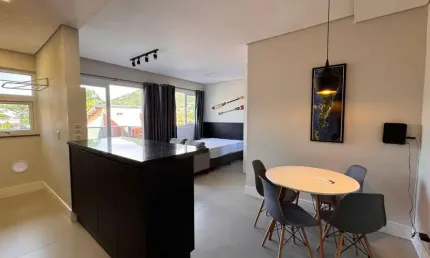À venda | 42 m², sacada com churrasqueira, mobiliado e 1 vaga de garagem - Ribeirão da Ilha, em Florianópolis.