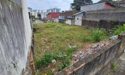 À venda | Terreno com 310 m² e Viabilidade ARM-6.5 - Jardim Atlântico, em Florianópolis.