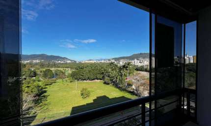 À venda | 69 m², 2 quartos e 1 vaga de garagem - Itacorubi, em Florianópolis.