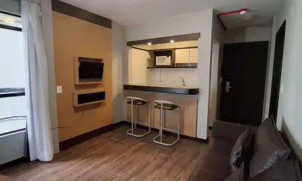 À venda |  mobiliado, 45 m², 1 quarto e 1 vaga de garagem - centro, em florianópolis.
