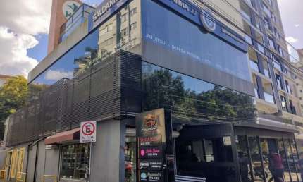 Á VENDA | Prédio de 850m² com 7 lojas independentes no Centro de Florianópolis