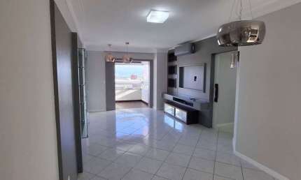 Locação | 79 m², Sacada com churrasqueira, Mobiliado, 3 quartos e 3 vagas de garagem - Saco Grande, em Florianópolis.