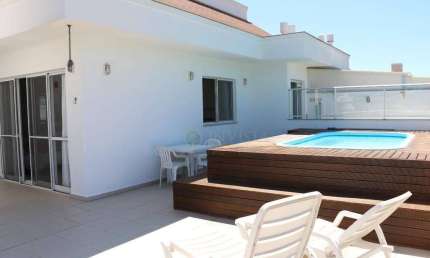 Locação | 146 m², terraço privativo, Semi mobiliado, 2 quartos e 2 vagas - Canasvieiras, em Florianópolis.