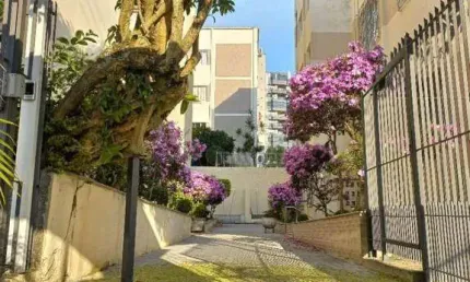 Locação | 68 m², 2 quartos e 1 vaga rotativa - centro de florianópolis, próximo ao beiramar shopping.