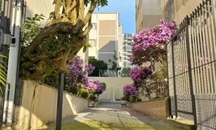 Locação | 68 m², 2 quartos e 1 vaga rotativa - centro de florianópolis, próximo ao beiramar shopping.
