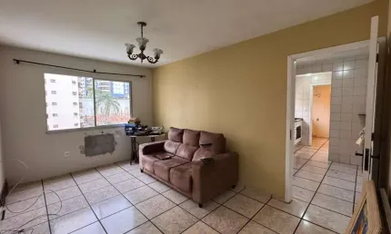 À venda | 97 m², 3 quartos, andar alto e 1 vaga de garagem – Próximo à Ponte Hercílio Luz, no Centro.