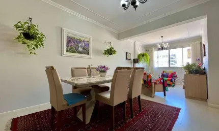 À venda | 132 m², 3 quartos, Mobiliado e 1 vaga de garagem - Centro, em Florianópolis.