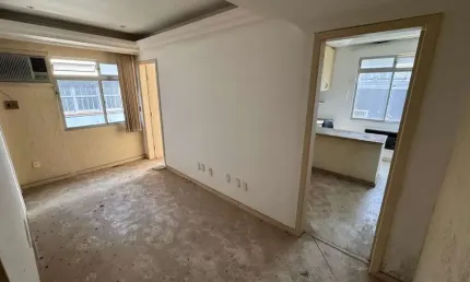 À venda |  65 m², 3 salas em conjuntos e 2 banheiros - Centro, em Florianópolis.