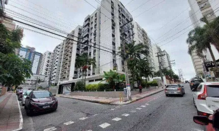 Locação | 82,97 m², semi mobiliado, 3 quartos e 1 vaga de garagem - centro, próximo ao colégio catarinense.
