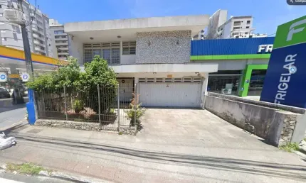 À venda | Casa Comercial com 450 m² e 4 vagas de garagem - Avenida Mauro Ramos, Centro de Florianópolis.