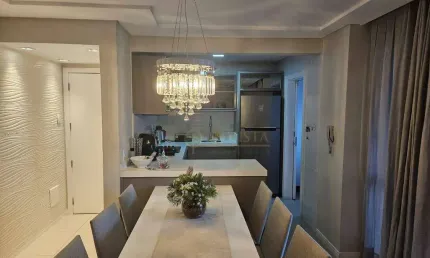 À venda | 98 m², mobiliado, sacada com churrasqueira, 2 quartos e 1 vaga de garagem - palhoça/sc.