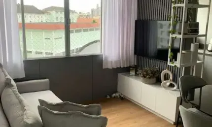À venda | 43 m², Semi mobiliado e 1 quartos - Centro, em Florianópolis.