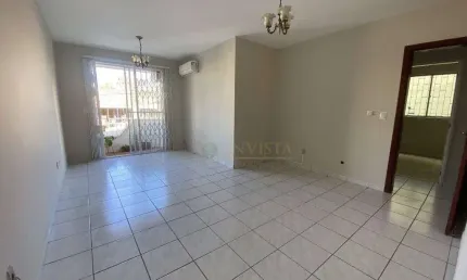 À venda | 87 m², sacada, semi mobiliado, 3 quartos e 1 vaga - estreito, em florianópolis.