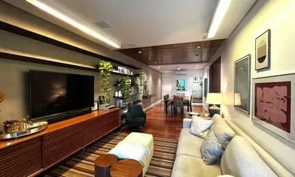 À venda | 129 m², mobiliado, alto padrão, 2 suítes, sacada com churrasqueira e 2 vagas - bairro agronômica, florianópolis.
