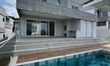 À venda | 299 m², 3 quartos (todos suítes), piscina privativa, churrasqueira a carvão - pedra branca, palhoça/sc.