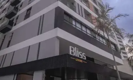 Sacada com churrasqueira, 2 quartos, hobby box e vaga de garagem - À venda no Estreito em Florianópolis
